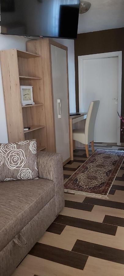 Apartment Iva Njivice Eksteriør billede