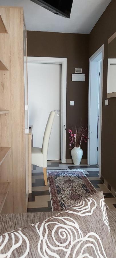 Apartment Iva Njivice Eksteriør billede