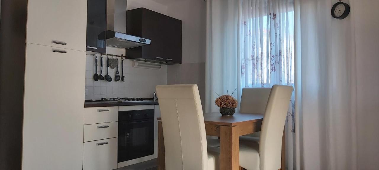 Apartment Iva Njivice Eksteriør billede