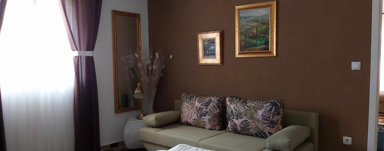 Apartment Iva Njivice Eksteriør billede